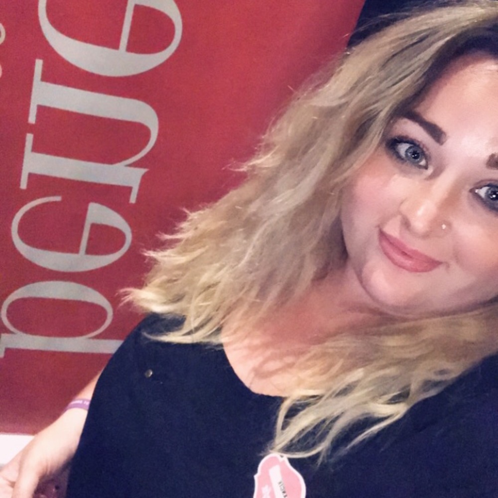 Meet your Posher, Angela